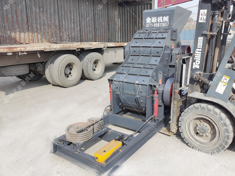 雙級粉碎機發(fā)往廣東破碎高嶺土