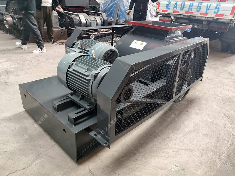 雙齒輥破碎機(jī),如何解決大塊物料破碎的困擾? 雙齒輥破碎機(jī),如何解決大塊物料破碎的困擾?