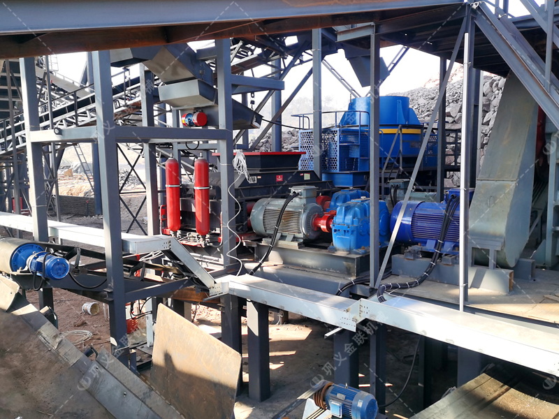 傳統(tǒng)制砂痛點(diǎn)頻出，液壓對(duì)輥制砂機(jī)提供怎樣的“一站式”解決方案？